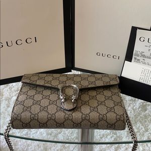 Gucci Crossbody Purse! Excellent Condition!